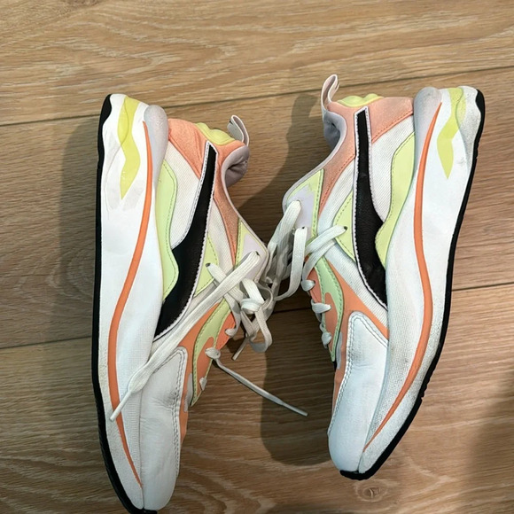 Puma Women's Multi Curve Mismatch Sneakers - Picture 12 of 13